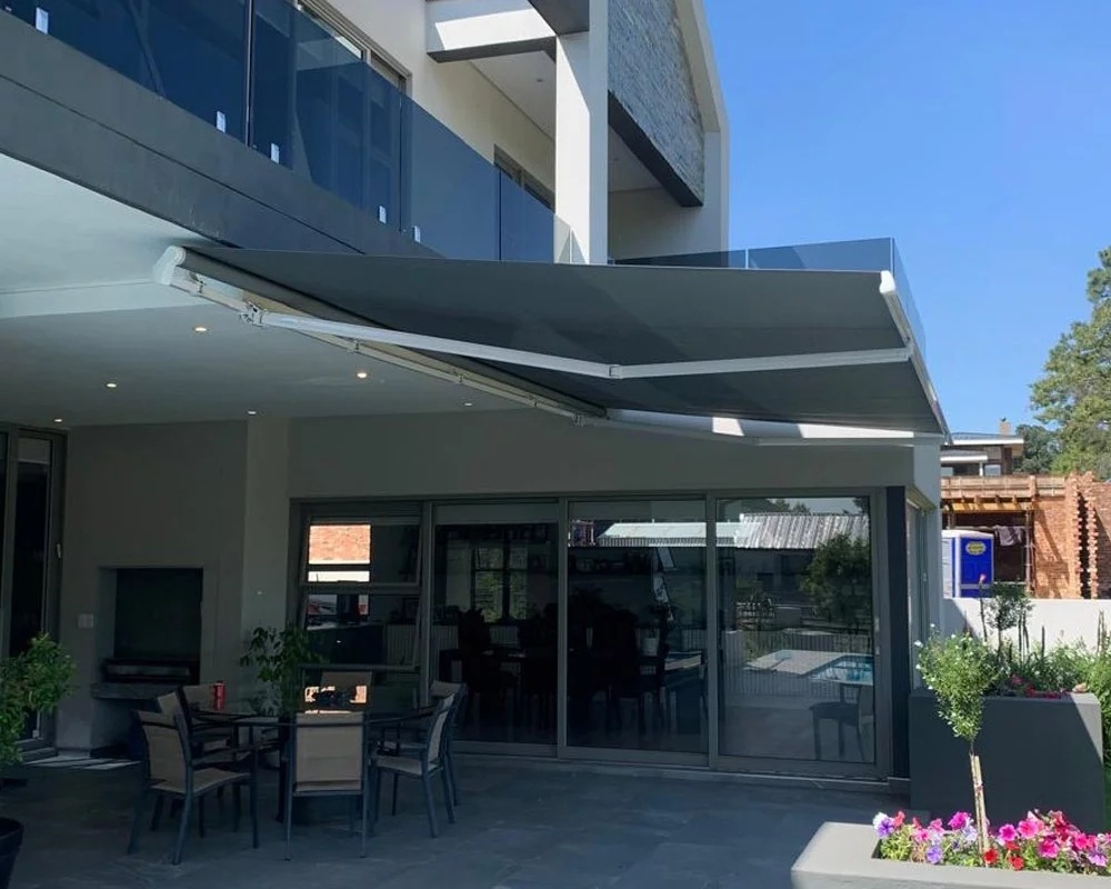 rectractable awning